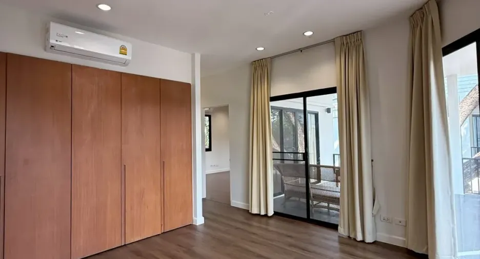 For rent 3 bedrooms house in Khlong Toei, Bangkok