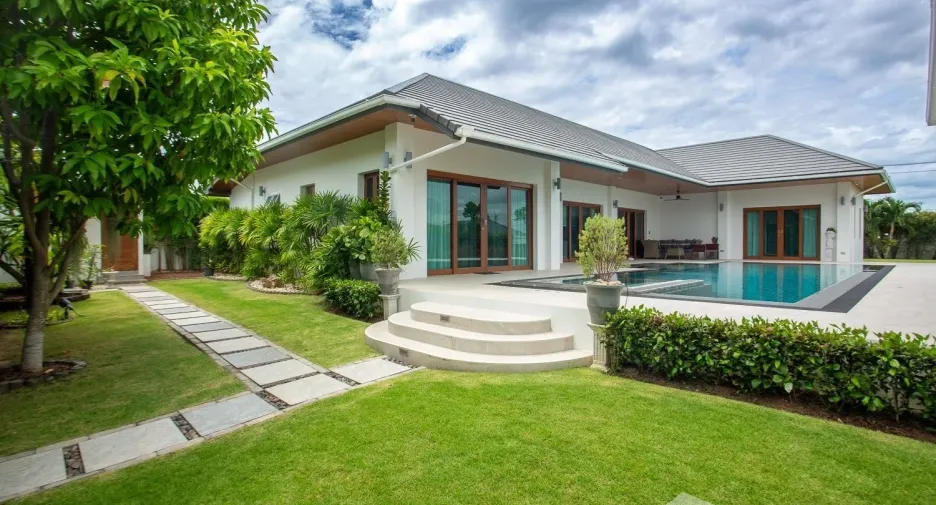 For sale 3 bedrooms villa in Hua Hin, Prachuap Khiri Khan