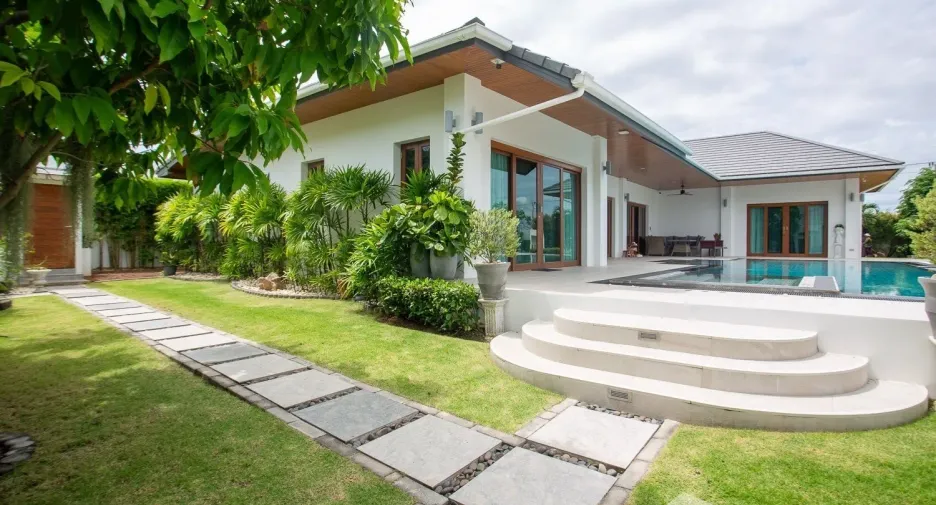 For sale 3 bedrooms villa in Hua Hin, Prachuap Khiri Khan