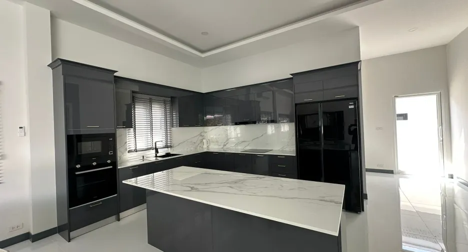For sale 4 bedrooms villa in Hua Hin, Prachuap Khiri Khan