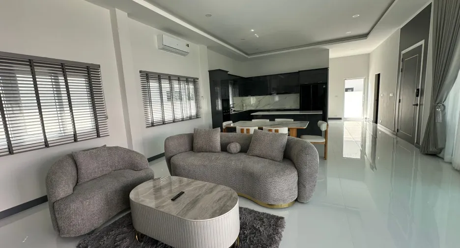 For sale 4 bedrooms villa in Hua Hin, Prachuap Khiri Khan