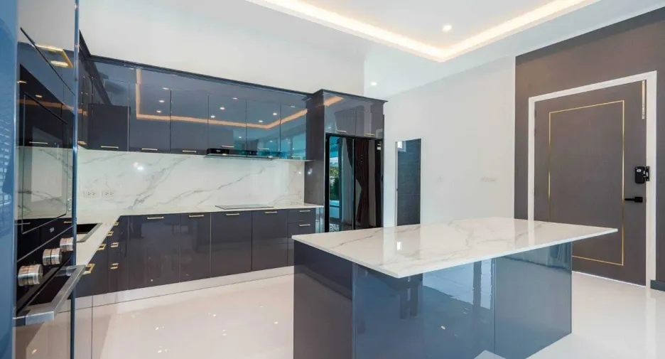 For sale 4 bedrooms villa in Hua Hin, Prachuap Khiri Khan
