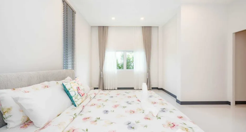 For sale 4 bedrooms villa in Hua Hin, Prachuap Khiri Khan