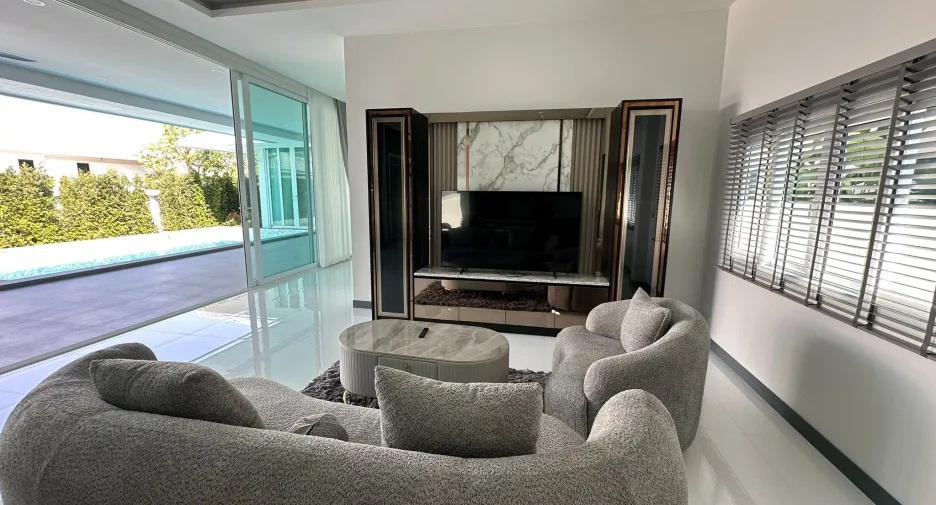 For sale 4 bedrooms villa in Hua Hin, Prachuap Khiri Khan