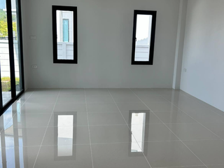 For sale 4 bedrooms house in Mueang Surat Thani, Surat Thani