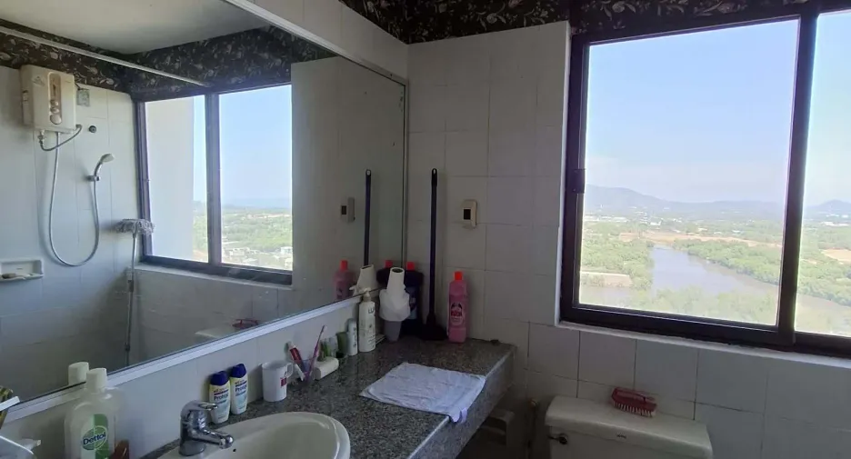 For sale 1 bed condo in Mueang Rayong, Rayong