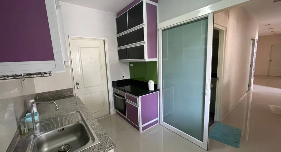 Casa en venta de 5 habitaciones en Thanyaburi, Pathum Thani