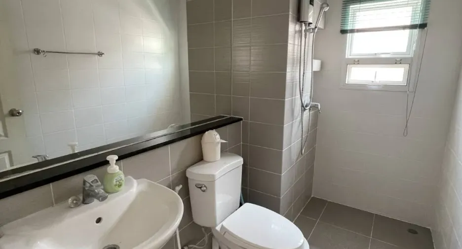 Casa en venta de 5 habitaciones en Thanyaburi, Pathum Thani