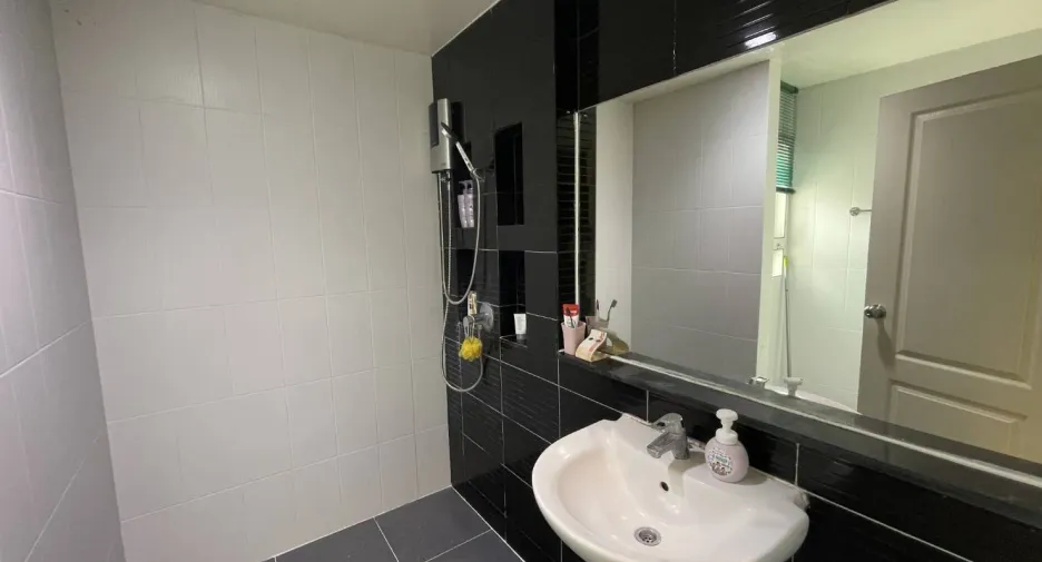 Casa en venta de 5 habitaciones en Thanyaburi, Pathum Thani