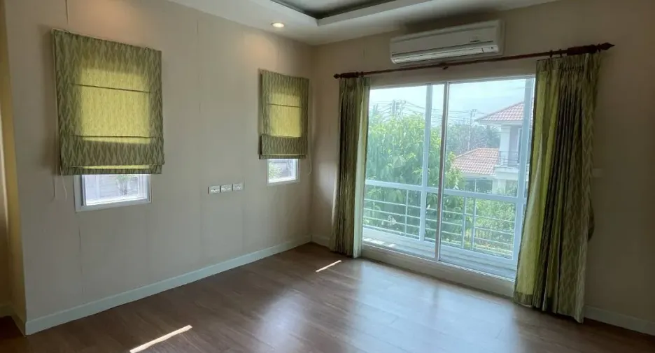 Casa en venta de 5 habitaciones en Thanyaburi, Pathum Thani