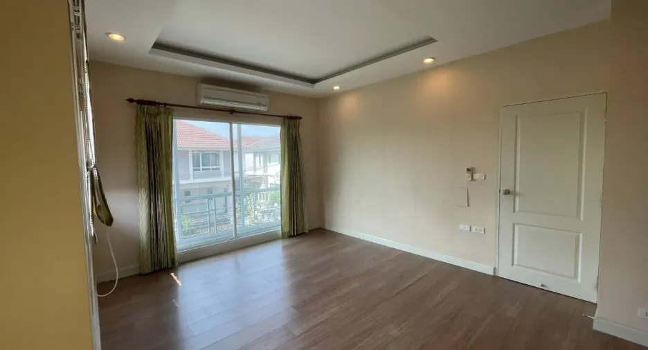 Casa en venta de 5 habitaciones en Thanyaburi, Pathum Thani
