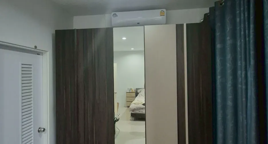 For sale 3 bedrooms townhouse in Pluak Daeng, Rayong