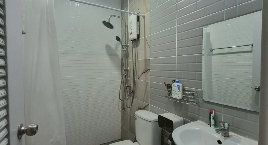 For sale 3 bedrooms townhouse in Pluak Daeng, Rayong
