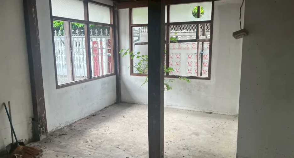 For rent retail Space in Khlong San, Bangkok