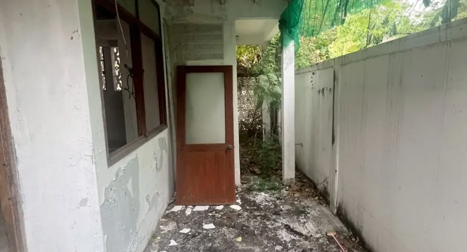 For rent retail Space in Khlong San, Bangkok