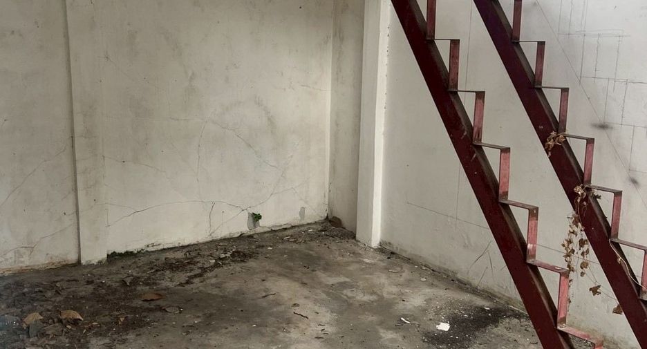 For rent retail Space in Khlong San, Bangkok