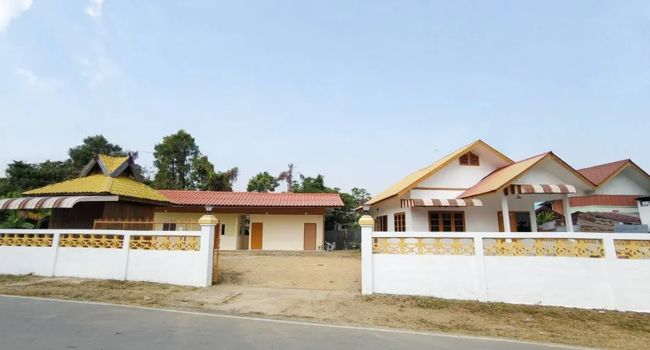For sale 4 bedrooms house in Mueang Phrae, Phrae