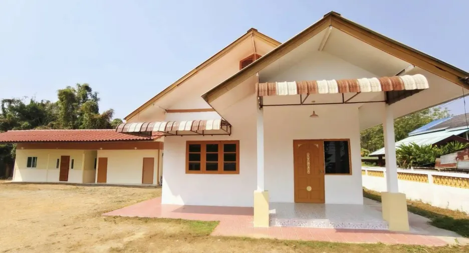 For sale 4 bedrooms house in Mueang Phrae, Phrae