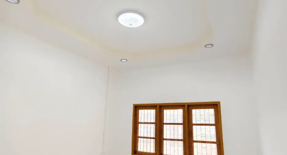 For sale 4 bedrooms house in Mueang Phrae, Phrae