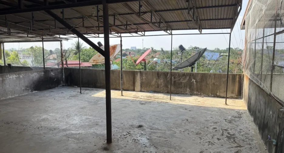 For sale 4 bedrooms townhouse in Mueang Buriram, Buriram