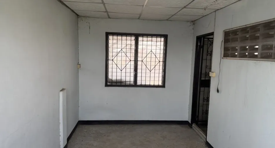 For sale 4 bedrooms townhouse in Mueang Buriram, Buriram