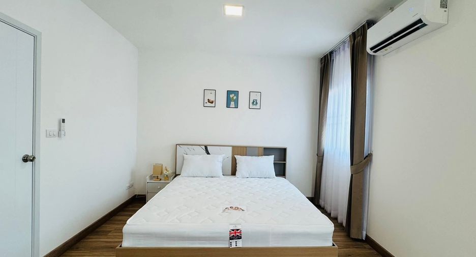 For rent 3 bedrooms townhouse in Mueang Chiang Mai, Chiang Mai