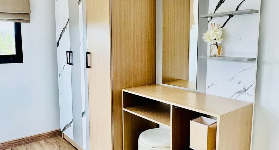 For rent 3 bedrooms townhouse in Mueang Chiang Mai, Chiang Mai