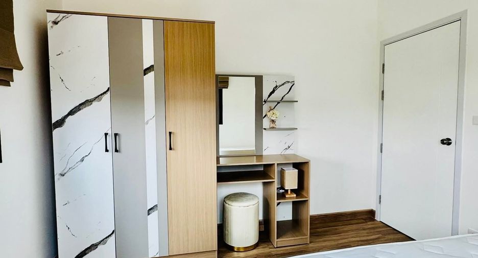 For rent 3 bedrooms townhouse in Mueang Chiang Mai, Chiang Mai