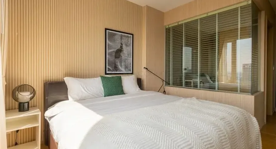 For rent 2 bedrooms condo in Khlong Toei, Bangkok