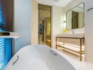 For rent and for sale 2 bedrooms condo in Pathum Wan, Bangkok