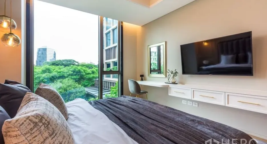 For rent and for sale 2 bedrooms condo in Pathum Wan, Bangkok