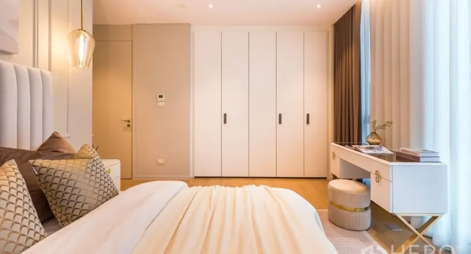 For rent and for sale 2 bedrooms condo in Pathum Wan, Bangkok