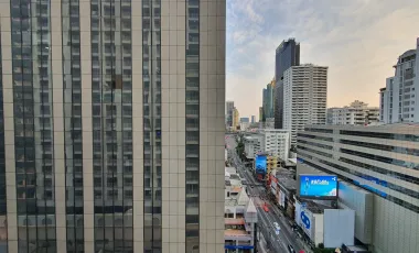 À louer 2 chambres condo à Watthana, Bangkok
