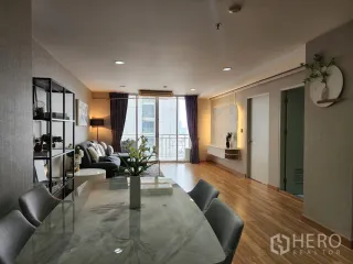 For rent 2 bedrooms condo in Watthana, Bangkok