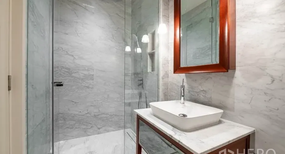 Condo en alquiler y en venta de 2 habitaciones en Watthana, Bangkok
