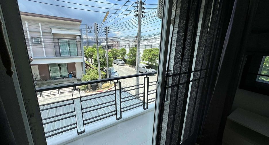 For rent 3 bedrooms townhouse in Mueang Phuket, Phuket