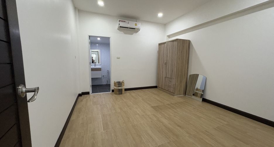 For rent 4 bedrooms villa in Thalang, Phuket