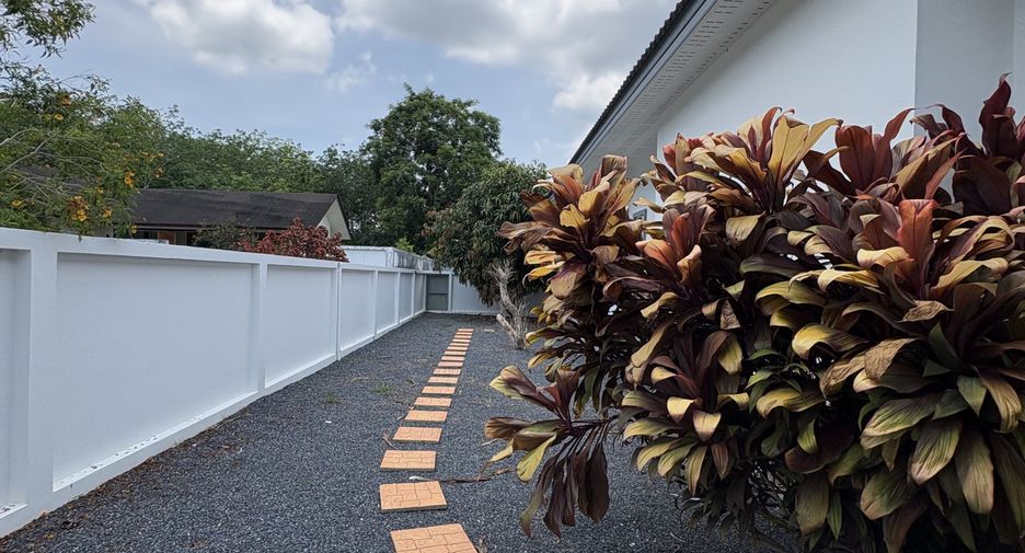 For rent 4 bedrooms villa in Thalang, Phuket