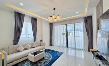 For rent 3 bedrooms townhouse in Thalang, Phuket