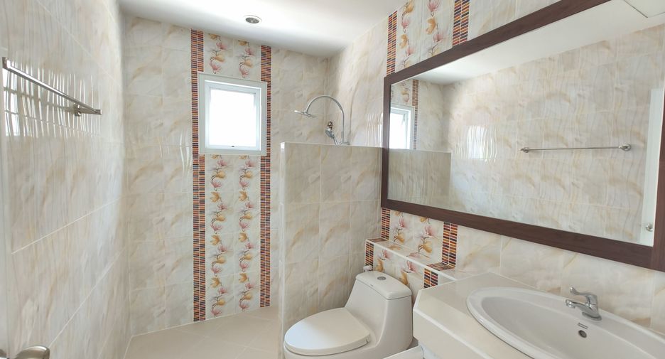 For sale 3 bedrooms house in Sattahip, Chonburi