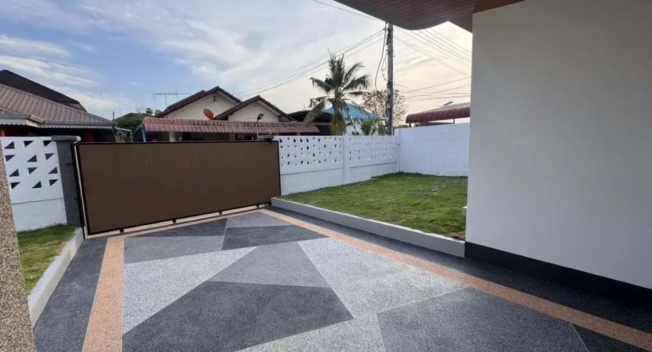 For rent 3 bedrooms house in Saraphi, Chiang Mai