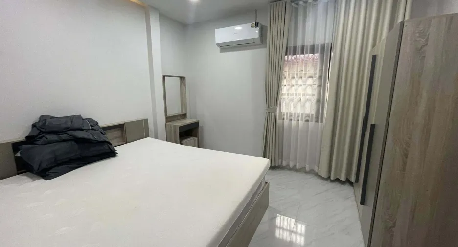For rent 3 bedrooms house in Saraphi, Chiang Mai