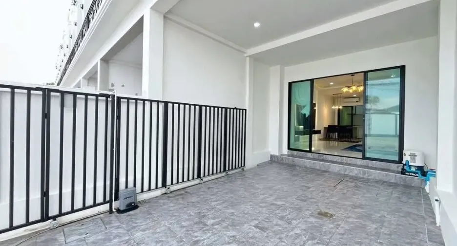 Reihenhaus zur Miete mit 3 Zimmer in Bang Lamung, Chonburi