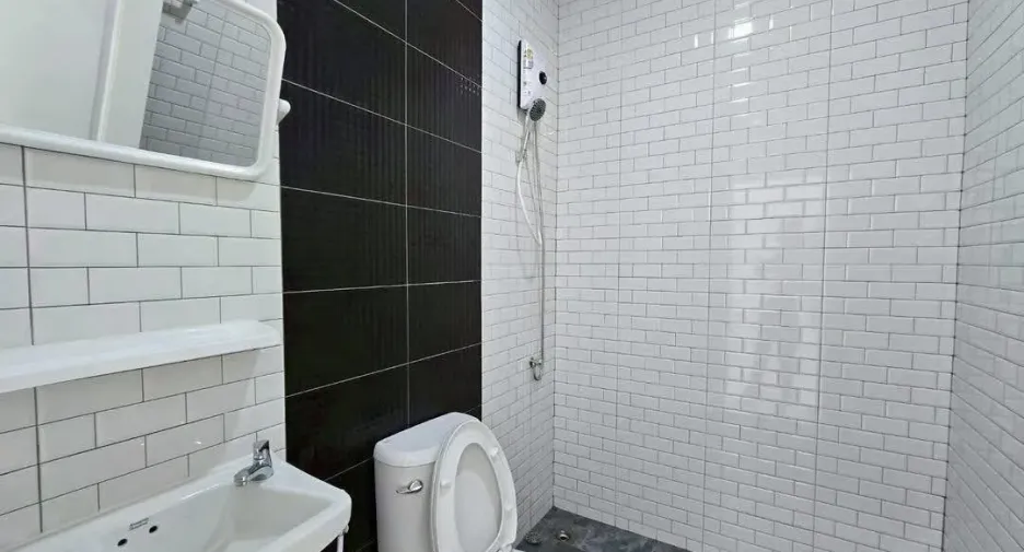 Reihenhaus zur Miete mit 3 Zimmer in Bang Lamung, Chonburi
