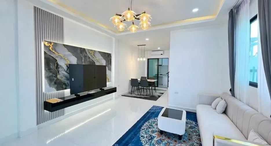 Reihenhaus zur Miete mit 3 Zimmer in Bang Lamung, Chonburi