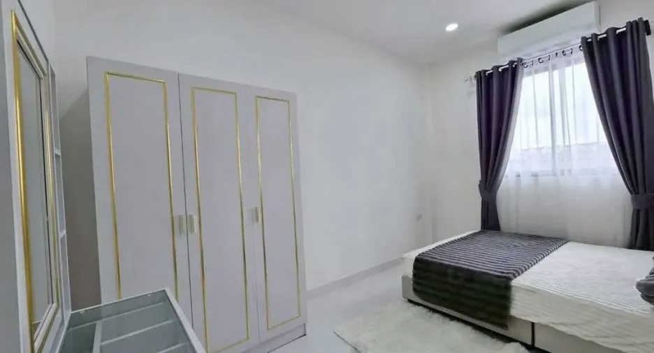 Reihenhaus zur Miete mit 3 Zimmer in Bang Lamung, Chonburi