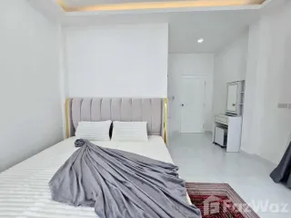 Casa adosada en alquiler de 3 habitaciones en Bang Lamung, Chonburi