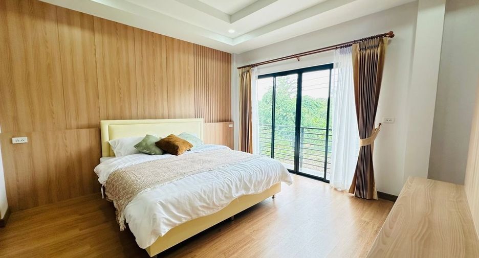 For sale 4 bedrooms house in Mueang Chiang Mai, Chiang Mai