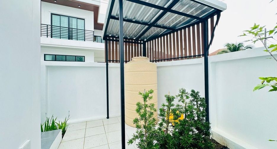 For sale 4 bedrooms house in Mueang Chiang Mai, Chiang Mai