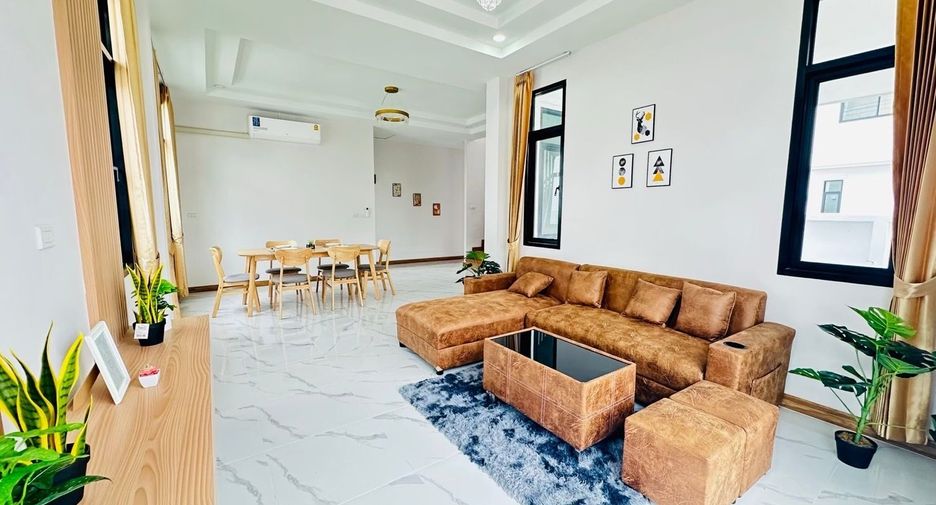 For sale 4 bedrooms house in Mueang Chiang Mai, Chiang Mai